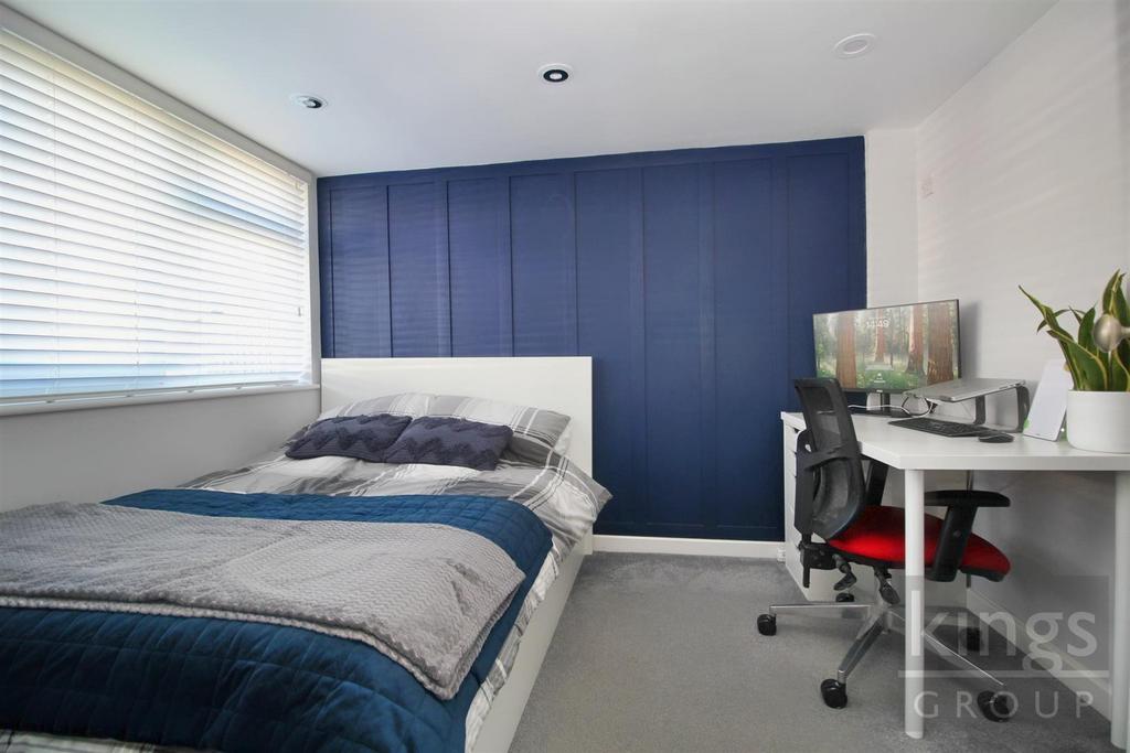 Bedroom 4 / Office