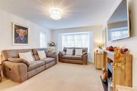 4 bedroom detached house for sale, Canberra Crescent, Hucknall NG15