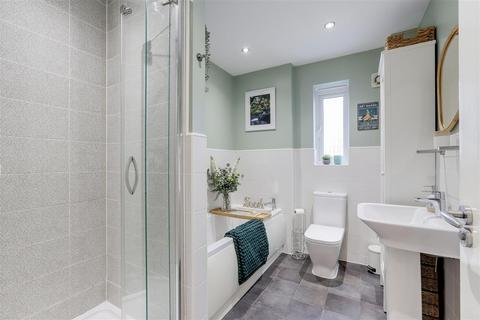 4 bedroom detached house for sale, Canberra Crescent, Hucknall NG15