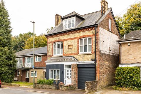 4 bedroom detached house for sale, Holmesdale Road, Reigate