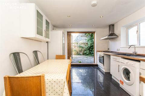 De Montfort Road, Brighton