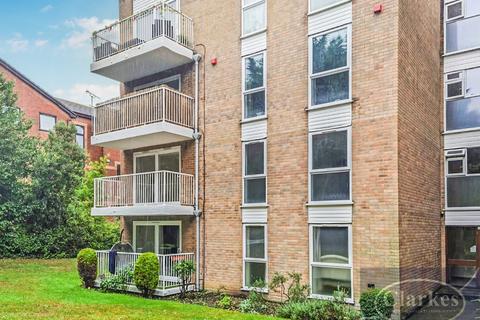 2 BEDROOM First Floor Flat in Meyrick Court