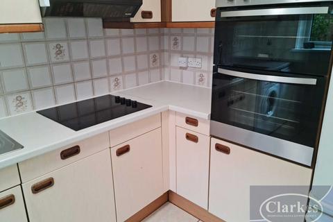 2 bedroom flat for sale, 2 BEDROOM First Floor Flat in  Meyrick Court
