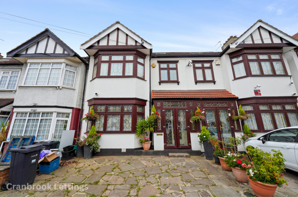 Five bedroom house for Sale