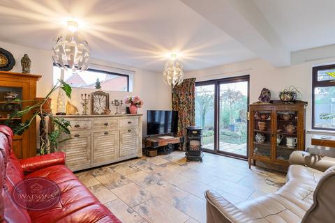 3 bedroom detached house for sale, Lawn Close, Heanor, DE75