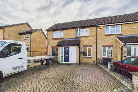 3 bedroom semi-detached house for sale, Ayrshire Close, Aylesbury, Buckinghamshire