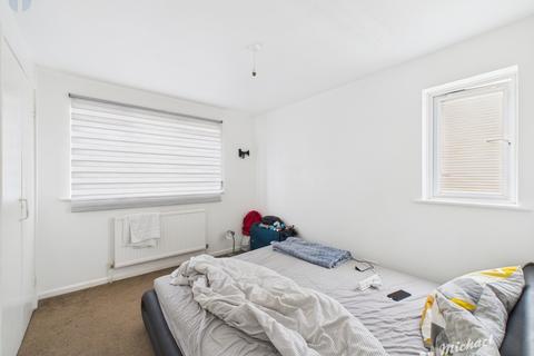 3 bedroom semi-detached house for sale, Ayrshire Close, Aylesbury, Buckinghamshire