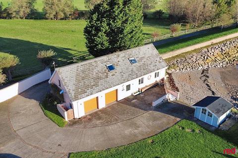 2 bedroom flat to rent, Seawall, Goldcliff,