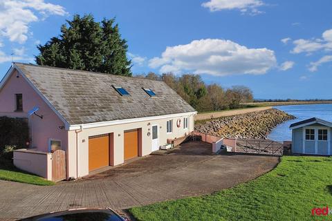 2 bedroom flat to rent, Seawall, Goldcliff,