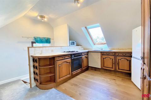 2 bedroom flat to rent, Seawall, Goldcliff,