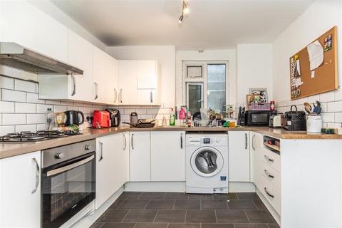 4 bedroom terraced house to rent, Park Crescent Road, Brighton