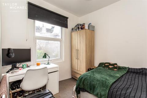 4 bedroom terraced house to rent, Park Crescent Road, Brighton