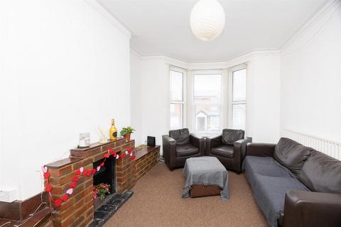 4 bedroom terraced house to rent, Ewhurst Road, Brighton