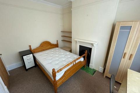 3 bedroom terraced house to rent, Lorne Road, Leicester