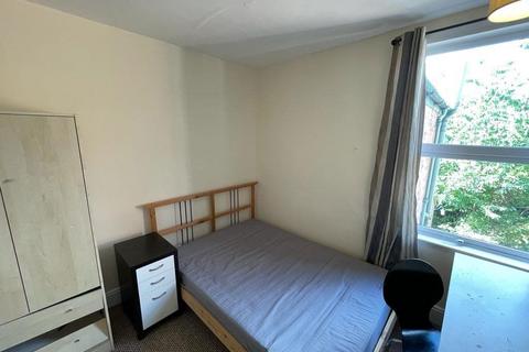 3 bedroom terraced house to rent, Lorne Road, Leicester