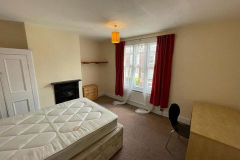 3 bedroom terraced house to rent, Lorne Road, Leicester