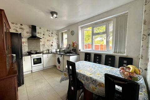 88 Beech Road, Wednesbury, WS10 9NS