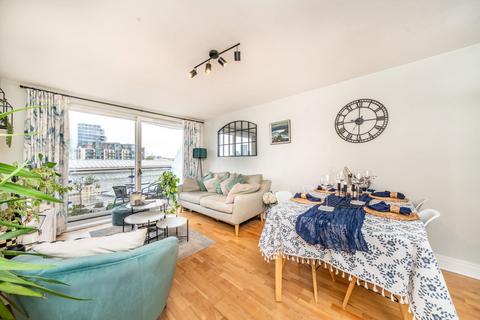 2 bedroom flat for sale, Smugglers Way, London SW18