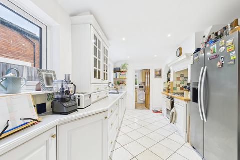 71 Bromyard Road, Worcester, WR2 5BZ