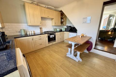 2 bedroom terraced house for sale, Gordon Road, Hailsham