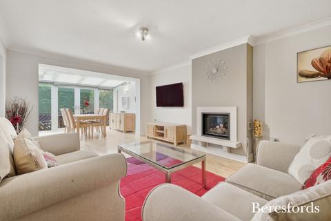 3 bedroom bungalow for sale, Whitby Avenue, Ingrave, CM13