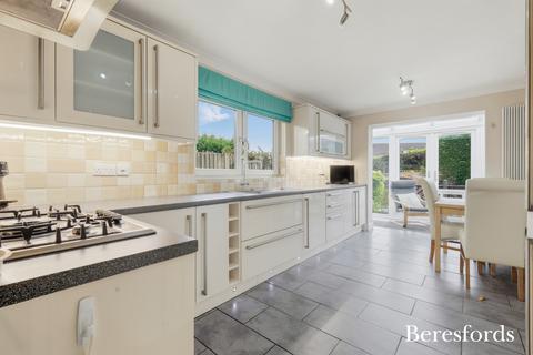 3 bedroom bungalow for sale, Whitby Avenue, Ingrave, CM13