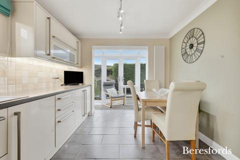 3 bedroom bungalow for sale, Whitby Avenue, Ingrave, CM13