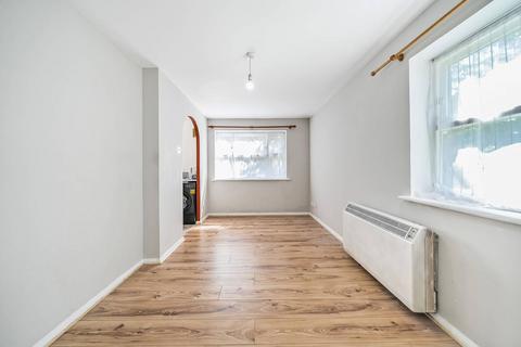 Henry Doulton Drive, Tooting Bec, London, SW17