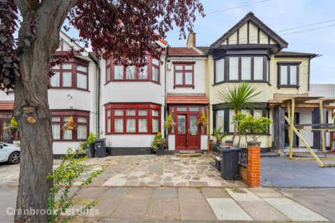 3 bedroom terraced house for sale, Springfield Drive, IG2