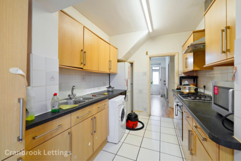 3 bedroom terraced house for sale, Springfield Drive, IG2