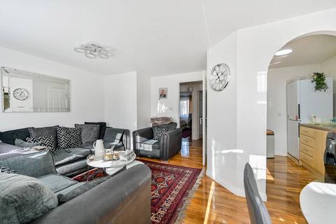 undefined, Avondale Gardens, Hounslow, TW4