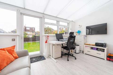 undefined, Rosehill Gardens, Perivale, Greenford, UB6