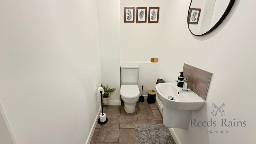 Cloakroom/Wc