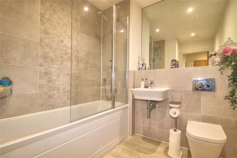 1 bedroom flat for sale, Hazel House, Woking GU22