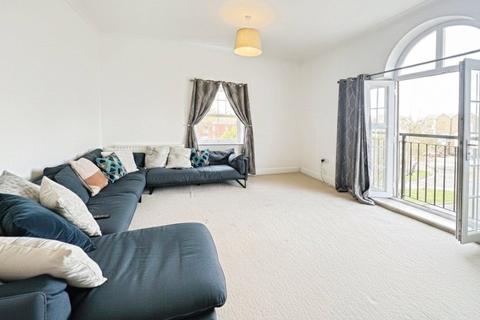 3 bedroom flat for sale, Liverymen Walk, Kent DA9
