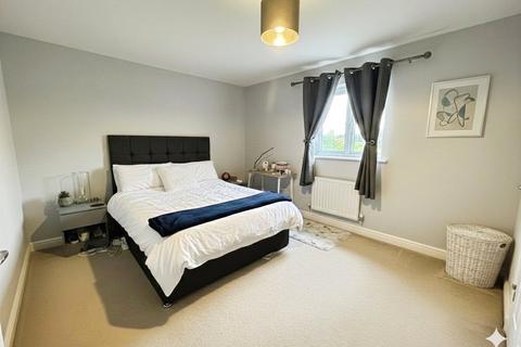 3 bedroom flat for sale, Liverymen Walk, Kent DA9