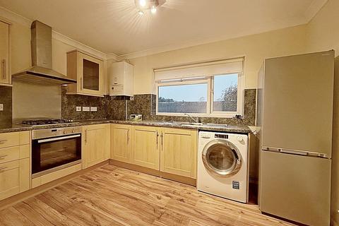 2 bedroom flat to rent, St Christophers Close, Isleworth, TW7