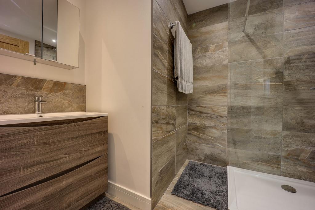 Ensuite