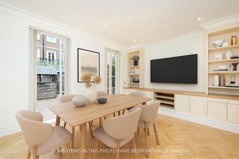 4 bedroom terraced house to rent, Thomas Place, Kensington Green, London, W8