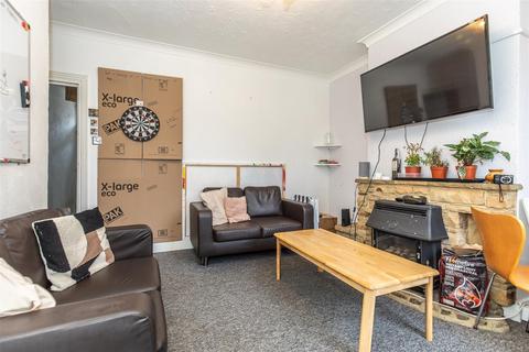 3 bedroom terraced house to rent, Redvers Road, Brighton