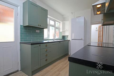 5 bedroom townhouse to rent, St Leonards Road, Leicester LE2