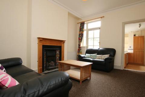 5 bedroom townhouse to rent, St Leonards Road, Leicester LE2