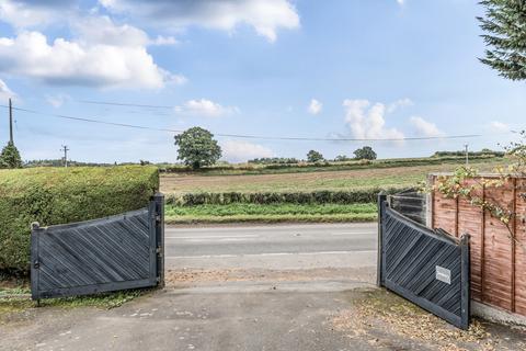 4 bedroom detached bungalow for sale, Denbury, Yarhampton