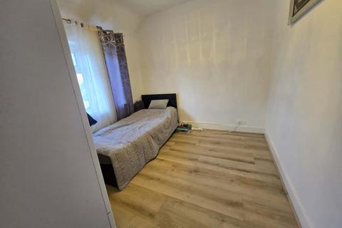 undefined, Raleigh Road, Feltham, Greater London, TW13