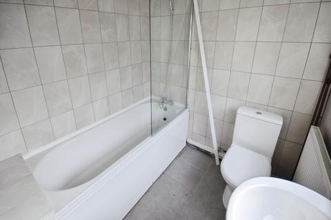 2 bedroom terraced house to rent, Warrington Road, Hanley