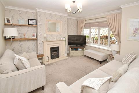 4 bedroom semi-detached house for sale, Oakfield Avenue, Bingley BD16
