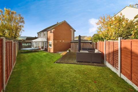 4 bedroom semi-detached house for sale, Oakfield Avenue, Bingley BD16