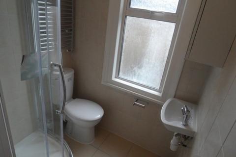 1 bedroom in a house share to rent, Bright & Beautiful Studio - Bellclose Road UB7