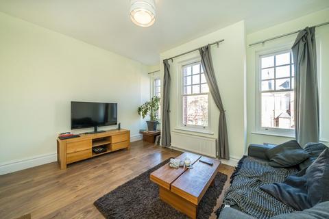 2 bedroom flat to rent, Barcombe Avenue, London SW2