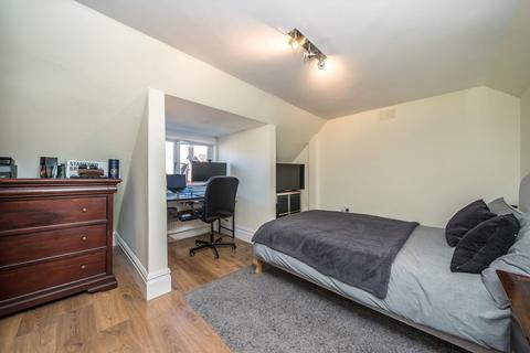 2 bedroom flat to rent, Barcombe Avenue, London SW2